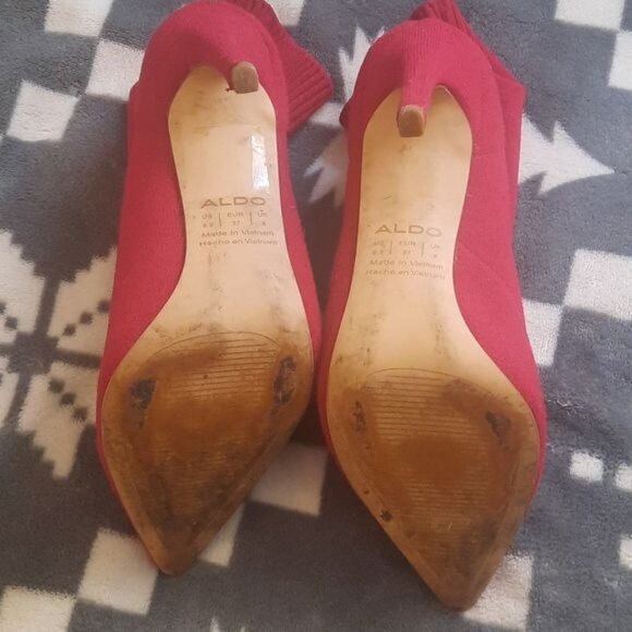 Aldo Red Pull On Sock 4 Inch Heel Booties Size 6.5 - Picture 5 of 9